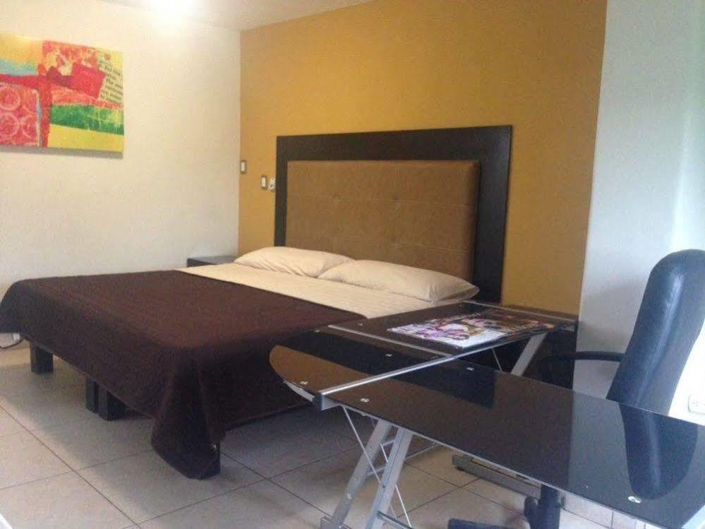 Hotel Flores Guamuchil المظهر الخارجي الصورة