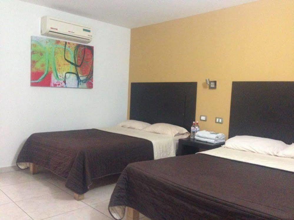 Hotel Flores Guamuchil المظهر الخارجي الصورة